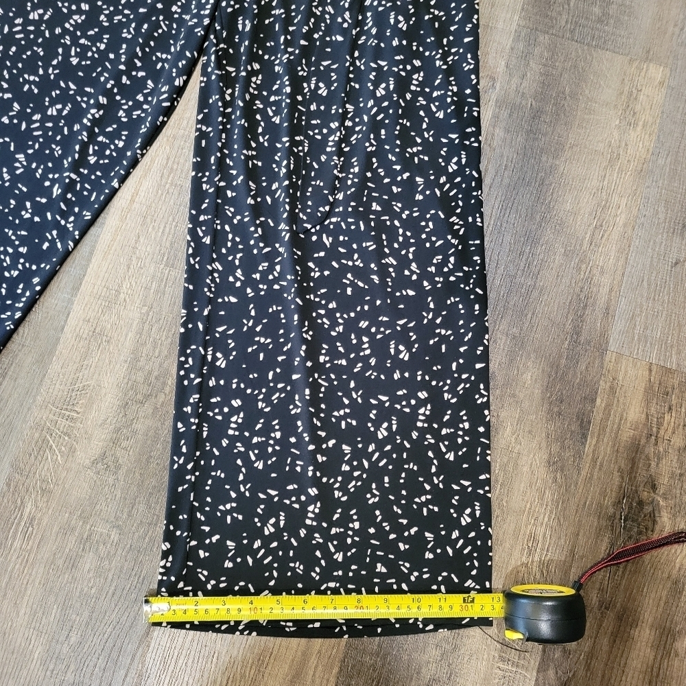 Elegant Black and White Jumpsuit - Picture 12 of 15